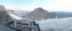 Archiv Foto Webcam Dachstein Gletscher: Panoramablick von der Bergstation 06:00