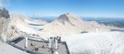 Archiv Foto Webcam Dachstein Gletscher: Panoramablick von der Bergstation 11:00
