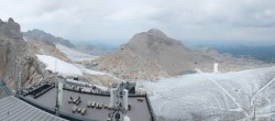 Archiv Foto Webcam Dachstein Gletscher: Panoramablick von der Bergstation 15:00