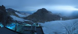 Archiv Foto Webcam Dachstein Gletscher: Panoramablick von der Bergstation 01:00