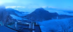 Archiv Foto Webcam Dachstein Gletscher: Panoramablick von der Bergstation 19:00