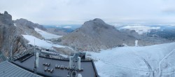 Archived image Panoramic webcam view at the Dachstein Glacier 17:00