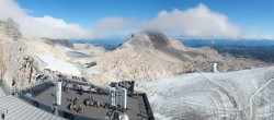 Archiv Foto Webcam Dachstein Gletscher: Panoramablick von der Bergstation 09:00