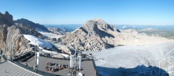 Archived image Panoramic webcam view at the Dachstein Glacier 15:00