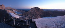 Archiv Foto Webcam Dachstein Gletscher: Panoramablick von der Bergstation 05:00