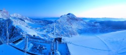 Archiv Foto Webcam Dachstein Gletscher: Panoramablick von der Bergstation 05:00