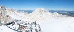 Archiv Foto Webcam Dachstein Gletscher: Panoramablick von der Bergstation 11:00