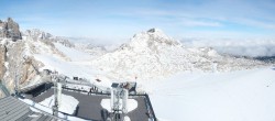 Archiv Foto Webcam Dachstein Gletscher: Panoramablick von der Bergstation 11:00