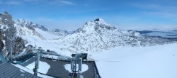 Archiv Foto Webcam Dachstein Gletscher: Panoramablick von der Bergstation 01:00