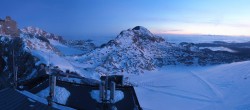 Archiv Foto Webcam Dachstein Gletscher: Panoramablick von der Bergstation 06:00