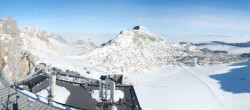 Archiv Foto Webcam Dachstein Gletscher: Panoramablick von der Bergstation 09:00