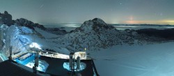 Archiv Foto Webcam Dachstein Gletscher: Panoramablick von der Bergstation 19:00