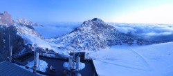 Archived image Panoramic webcam view at the Dachstein Glacier 06:00