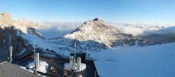 Archived image Panoramic webcam view at the Dachstein Glacier 07:00