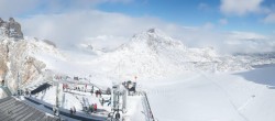 Archived image Panoramic webcam view at the Dachstein Glacier 09:00