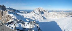Archiv Foto Webcam Dachstein Gletscher: Panoramablick von der Bergstation 13:00