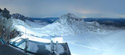 Archiv Foto Webcam Dachstein Gletscher: Panoramablick von der Bergstation 20:00