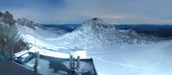 Archiv Foto Webcam Dachstein Gletscher: Panoramablick von der Bergstation 17:00