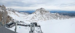Archiv Foto Webcam Dachstein Gletscher: Panoramablick von der Bergstation 09:00