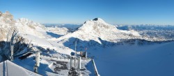 Archiv Foto Webcam Dachstein Gletscher: Panoramablick von der Bergstation 07:00