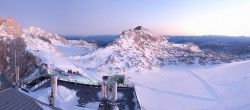 Archiv Foto Webcam Dachstein Gletscher: Panoramablick von der Bergstation 05:00