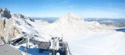 Archived image Panoramic webcam view at the Dachstein Glacier 11:00