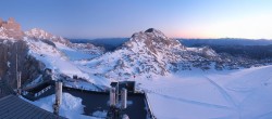 Archiv Foto Webcam Dachstein Gletscher: Panoramablick von der Bergstation 05:00