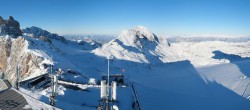 Archiv Foto Webcam Dachstein Gletscher: Panoramablick von der Bergstation 13:00