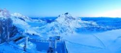 Archived image Panoramic webcam view at the Dachstein Glacier 05:00