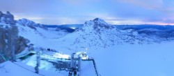 Archiv Foto Webcam Dachstein Gletscher: Panoramablick von der Bergstation 05:00