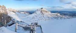 Archiv Foto Webcam Dachstein Gletscher: Panoramablick von der Bergstation 07:00