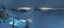 Archiv Foto Webcam Dachstein Gletscher: Panoramablick von der Bergstation 19:00