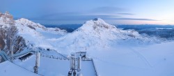 Archiv Foto Webcam Dachstein Gletscher: Panoramablick von der Bergstation 06:00