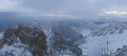 Archiv Foto Webcam Zugspitze: Panoramablick vom Gipfel 07:00