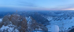 Archiv Foto Webcam Zugspitze: Panoramablick vom Gipfel 15:00