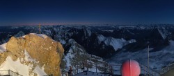 Archiv Foto Webcam Zugspitze: Panoramablick vom Gipfel 05:00