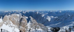 Archiv Foto Webcam Zugspitze: Panoramablick vom Gipfel 13:00