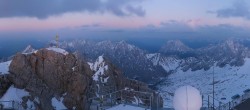 Archiv Foto Webcam Zugspitze: Panoramablick vom Gipfel 19:00