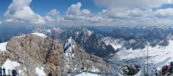 Archiv Foto Webcam Zugspitze: Panoramablick vom Gipfel 13:00
