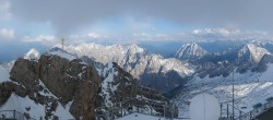 Archiv Foto Webcam Zugspitze: Panoramablick vom Gipfel 17:00