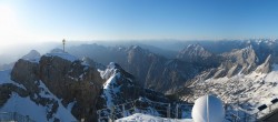 Archiv Foto Webcam Zugspitze: Panoramablick vom Gipfel 05:00