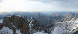 Archiv Foto Webcam Zugspitze: Panoramablick vom Gipfel 05:00