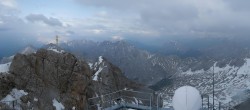 Archiv Foto Webcam Zugspitze: Panoramablick vom Gipfel 17:00