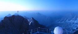 Archiv Foto Webcam Zugspitze: Panoramablick vom Gipfel 03:00