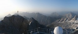 Archiv Foto Webcam Zugspitze: Panoramablick vom Gipfel 05:00