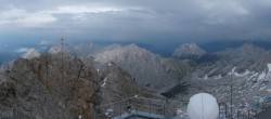 Archiv Foto Webcam Zugspitze: Panoramablick vom Gipfel 17:00