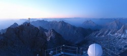 Archiv Foto Webcam Zugspitze: Panoramablick vom Gipfel 03:00