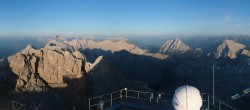 Archiv Foto Webcam Zugspitze: Panoramablick vom Gipfel 19:00
