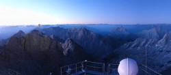 Archiv Foto Webcam Zugspitze: Panoramablick vom Gipfel 03:00