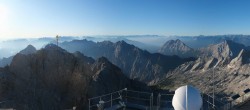 Archiv Foto Webcam Zugspitze: Panoramablick vom Gipfel 05:00